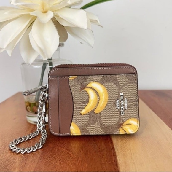 NWT Coach Zip Card Case In Signature Canvas With Banana Print cr833 - Picture 2 of 8
